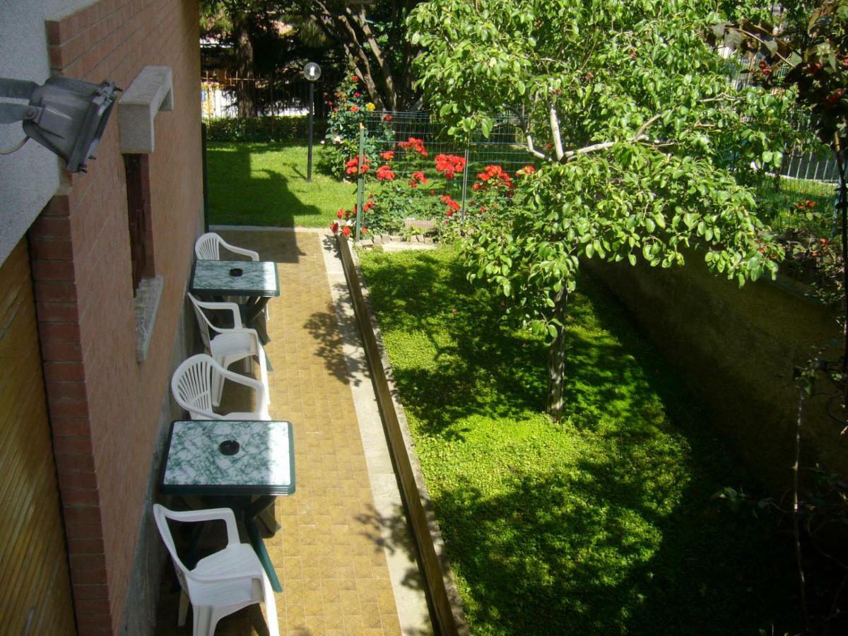 博尔迪盖拉Le Gardenie Da Fil住宿加早餐旅馆 外观 照片